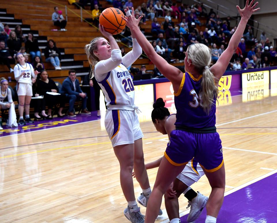 HSU guard Kylie Ellsworth drives for the basket in the second half against UMHB.