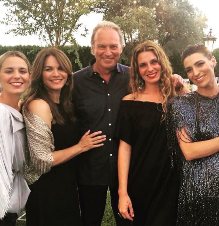 Fabiola Martinez con Bertín Osborne y sus hijas