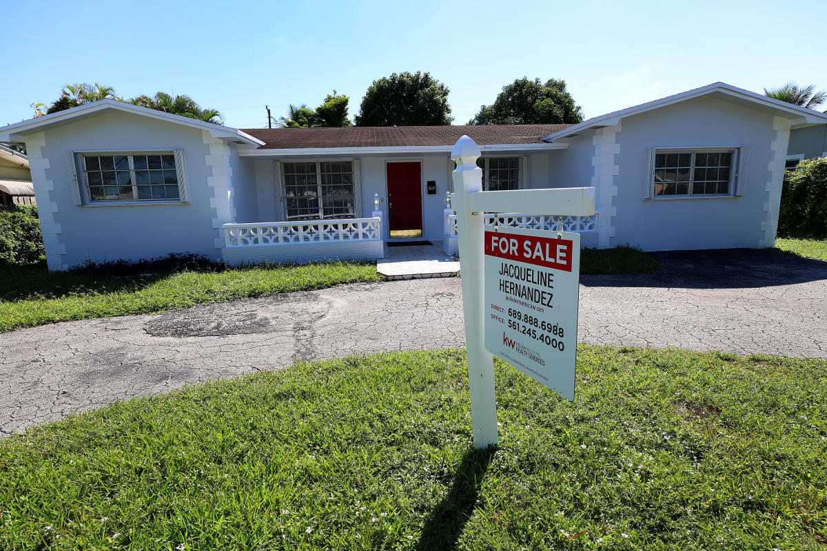 Mortgage lenders do what they can to survive rising rates: Morning Brief