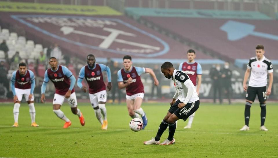 Lookman missed his penalty for Fulham (POOL/AFP via Getty Images)