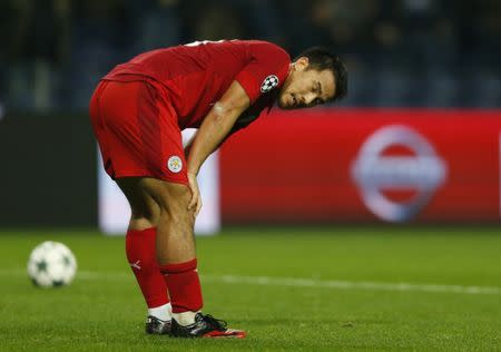 Football Soccer - FC Porto v Leicester City - UEFA Champions League Group Stage - Group G - Dragao Stadium, Oporto, Portugal - 7/12/16 Leicester City's Shinji Okazaki looks dejected Action Images via Reuters / Matthew Childs Livepic