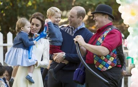 Britain's Duke and Duchess of Cambridge attend a children's party with Prince George and Princess Charlotte at Government House in Victoria, British Columbia, Canada September 29, 2016. REUTERS/Jonathan Hayward/Pool