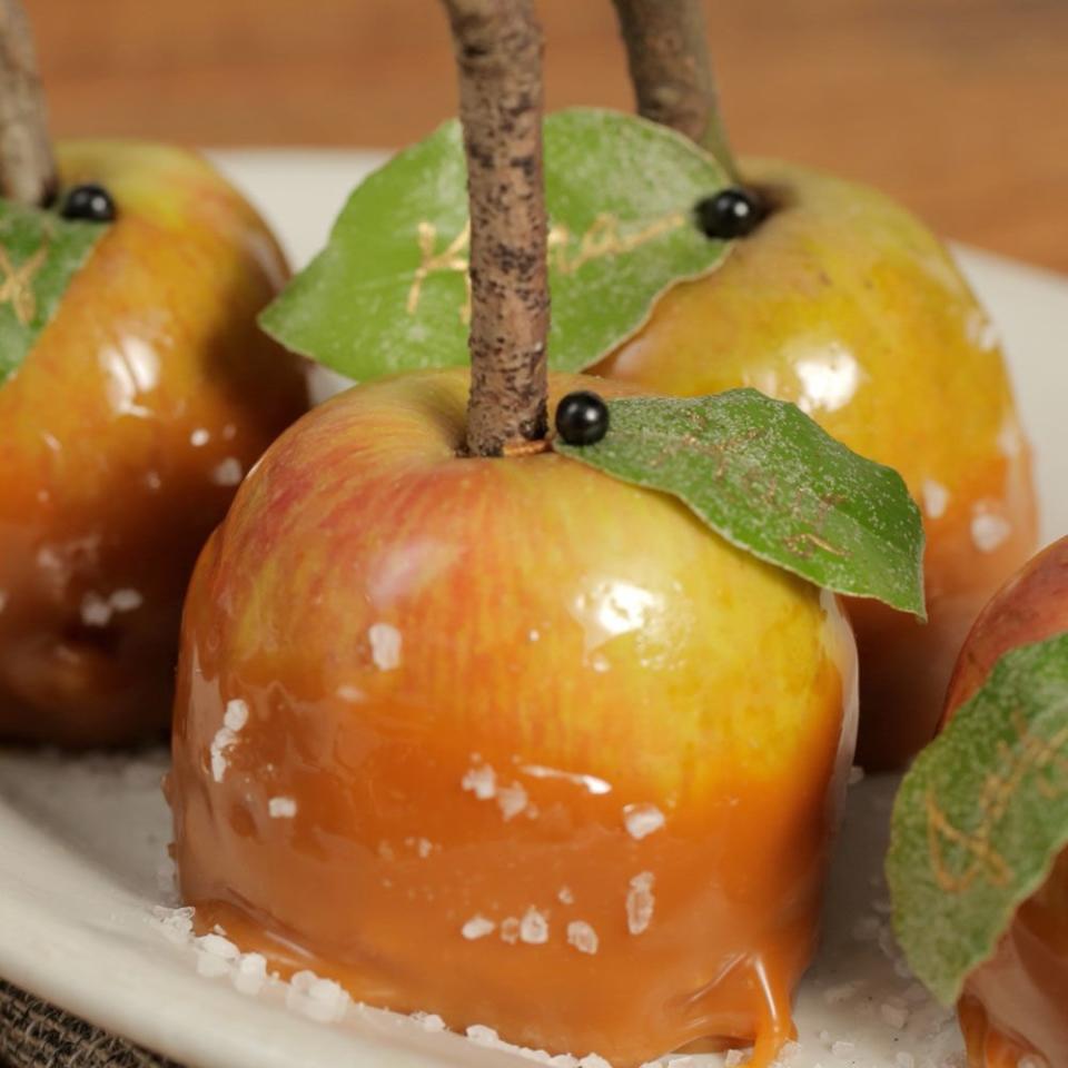 How To Make Caramel Apple Place Cards