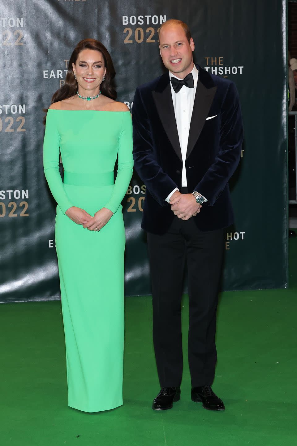 <p>Kate and William <a href="https://www.harpersbazaar.com/celebrity/latest/a42135777/kate-middleton-prince-william-earthshot-prize-awards-2022/" rel="nofollow noopener" target="_blank" data-ylk="slk:arrive;elm:context_link;itc:0;sec:content-canvas" class="link ">arrive</a> at the Earthshot Prize Awards.</p>