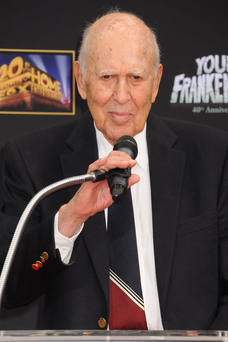 CARL REINER FORDERT WIEDERHOLUNG