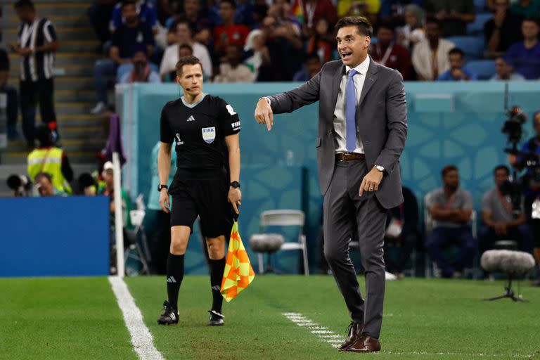 Diego Alonso cargó contra los árbitros tras la eliminación de Uruguay