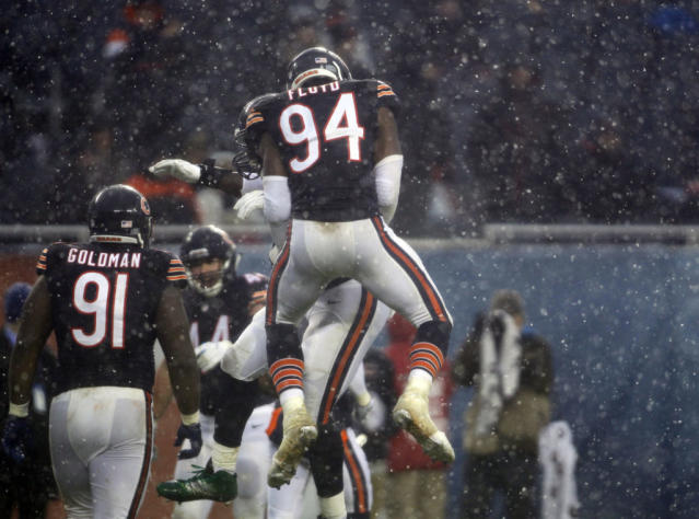 Chicago Bears outside linebacker Leonard Floyd (94) celebrates