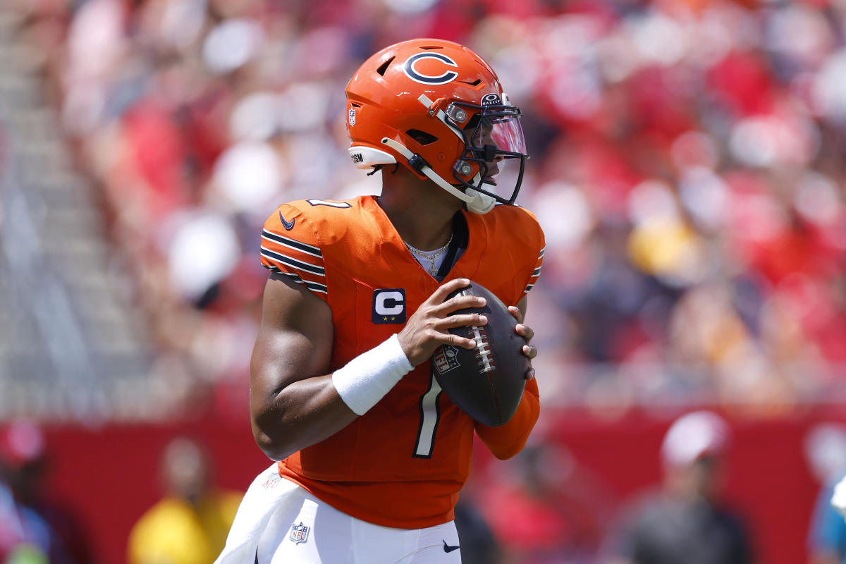 Justin Fields' best NFL game overshadowed by Bears' meltdown vs. Broncos 