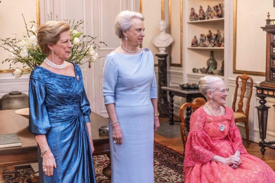 queen margrethe of denmark and her sisters princess benedikte and queen anne marie receive guests before the ballet