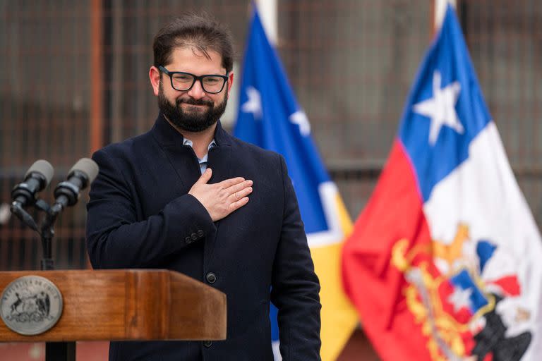 Gabriel Boric, al votar para el referéndum constitucional en Punta Arenas, Chile, en septiembre pasado. (Chilean Presidency / AFP) 