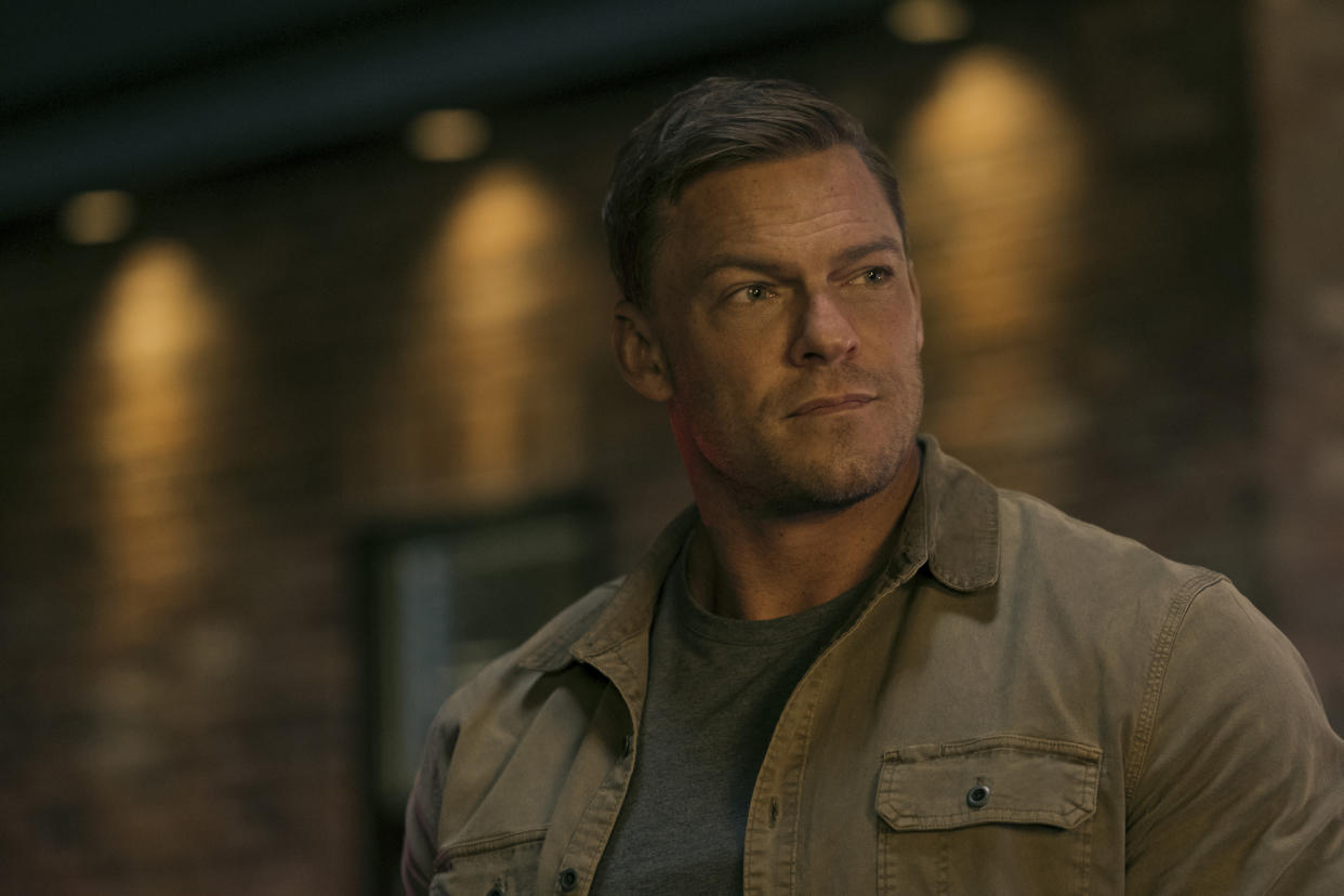 Alan Ritchson in Reacher S2. (Amazon Studios)