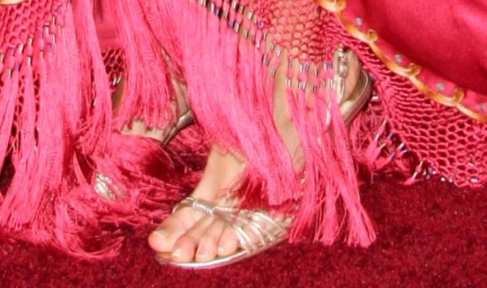 Gisele Bundchen, dior pink gown, Gisele Bundchen hot pink dress, strappy gold sandals, high-heel sandals, strappy gold stiletto sandals, met gala 2006, met gala red carpet style