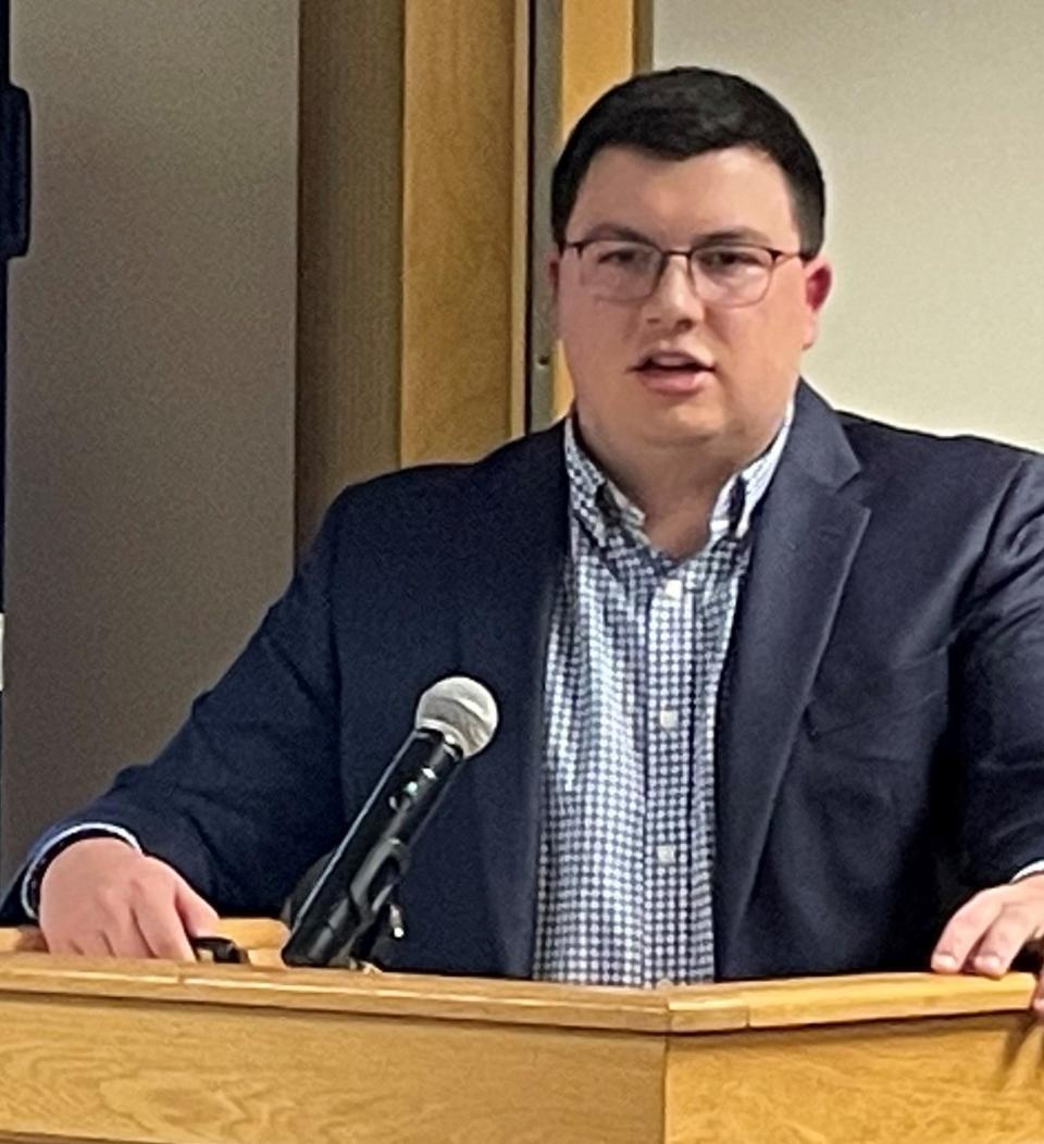 David Nolan, a senior transportation planner for the Cape Cod Commission, conducted Wednesday’s meeting on Station Avenue road improvements at Yarmouth Town Hall in South Yarmouth.