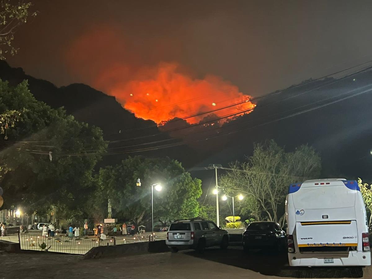 Humo de incendios forestales atrapa a Cuernavaca