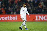 <p>C’est reparti à Rotterdam entre les Pays-Bas et l’équipe de France. Les locaux mènent 1-0 et, pour le moment, Kylian Mbappé n’a pas su créer des différences sur son côté. (crédit Getty) </p>