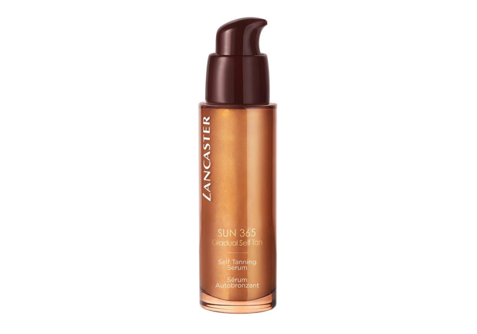 30,95€ les 30 ml <br><p>Comment ça marche ? Ce sérum autobronzant pour le visage s'utilise tous les soirs, un mois avant de partir au soleil. Jour après jour, la peau se teinte d'un léger hâle naturel et uniforme.</p><br><a href="https://www.nocibe.fr/lancaster-gradual-self-tan-self-tanning-serum-auto-bronzant-s727680" rel="nofollow noopener" target="_blank" data-ylk="slk:Acheter;elm:context_link;itc:0;sec:content-canvas" class="link ">Acheter</a>