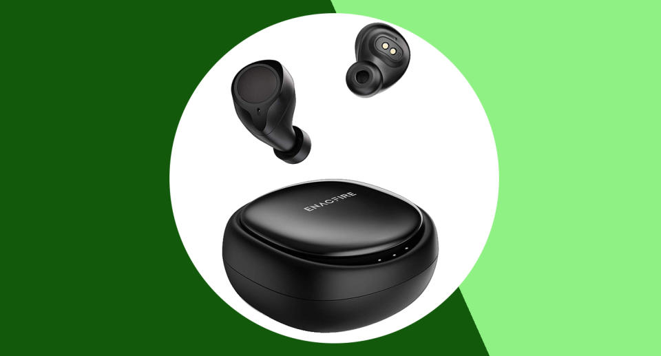 These wireless headphones are majorly discounted right now. [Photo: Yahoo Style UK]