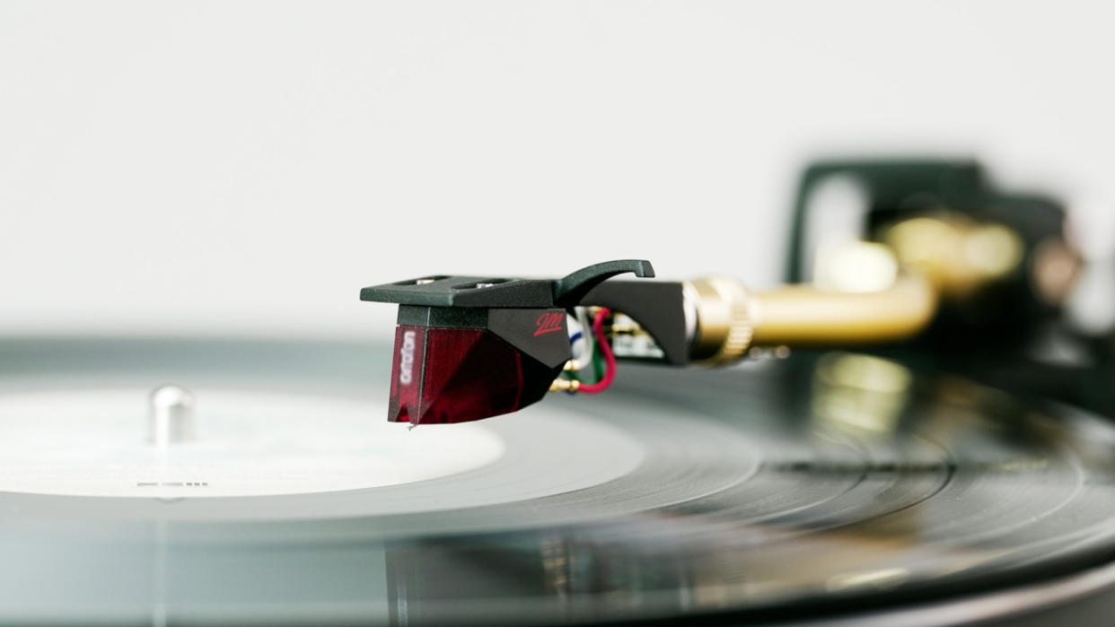  Square Enix SQ-1500 Final Fantasy 14 themed turntable close-up, showing the Ortofon cartridge 