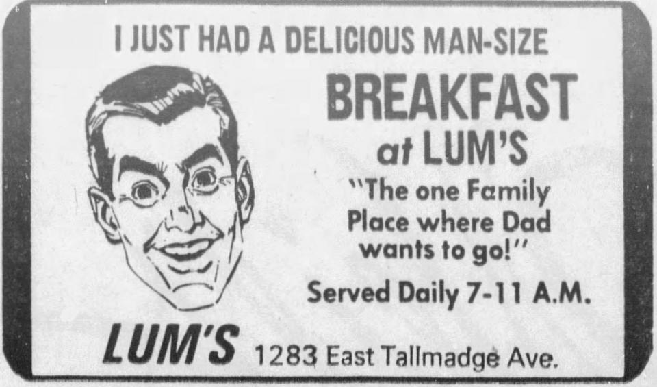 Lum's Restaurant advertises its Akron location in August 1971.