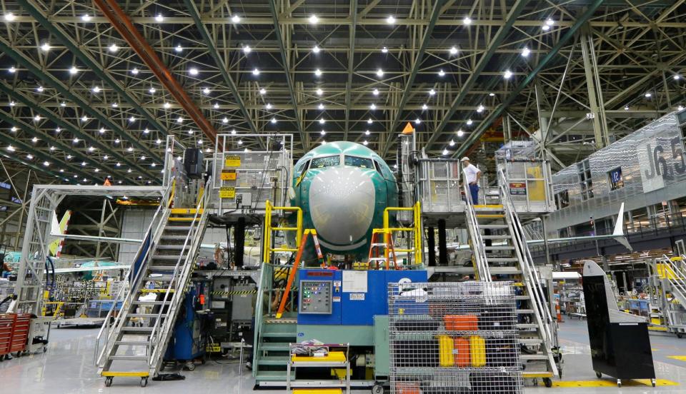 2015年12月7日，波音在美國華盛頓州倫頓（Renton）的工廠，一架737 MAX正在產線上。美聯社