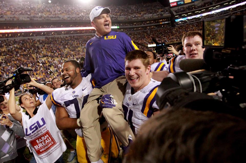 A report by the law firm Husch Blackwell says a student was "completely traumatized" in a confrontation with LSU Tigers head coach Les Miles.