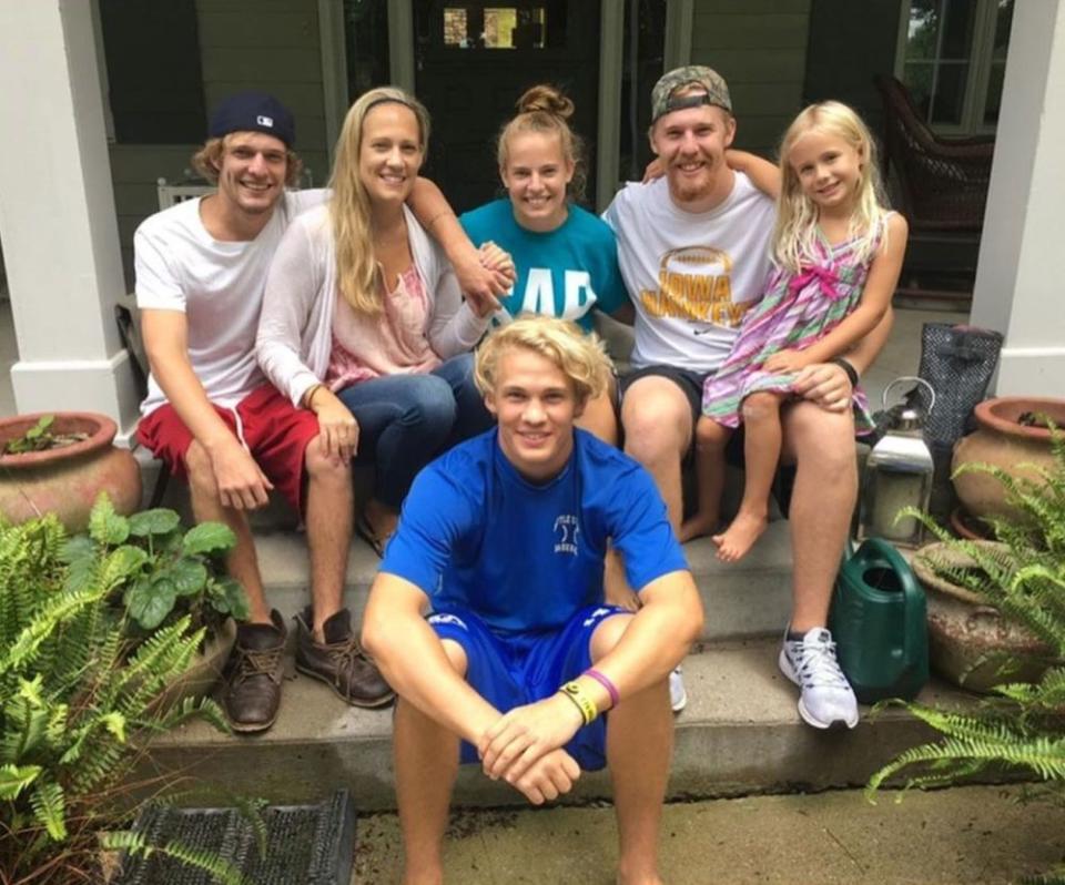 C.J. Beathard and family | CJ Beathard/Instagram