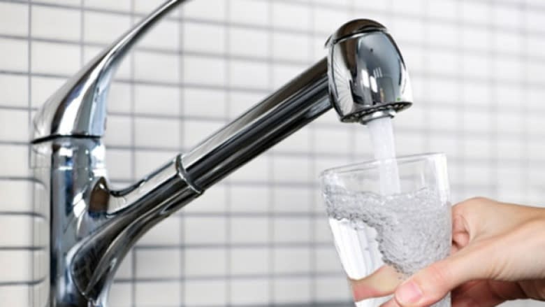 Windsor's mayor says province should determine to fluoridate or not