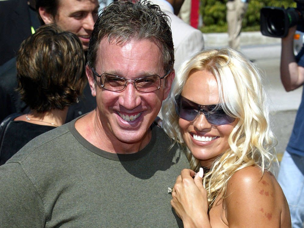 Pamela Anderson und Tim Allen 2002, gut zehn Jahre nach der gemeinsamen Arbeit an der Kultserie "Hör mal, wer da hämmert". (Bild: imago/Allstar)