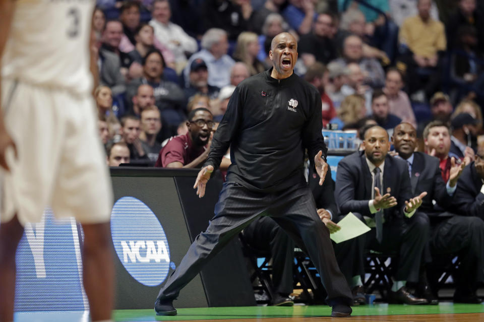 Texas Southern head coach Mike Davis, who competed in four NCAA Tournaments at Texas Southern, was hired Tuesday by Detroit. (AP Photo)