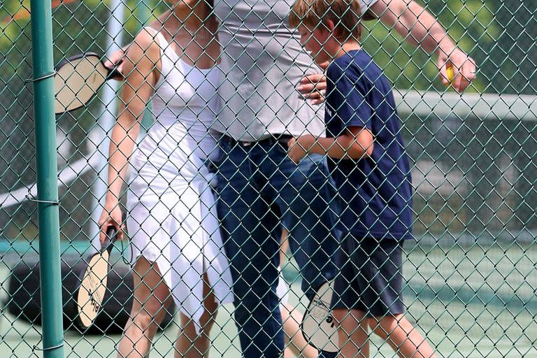 Jennifer Lopez y Ben Affleck disfrutan de un juego de pickleball con su familia en The Hamptons