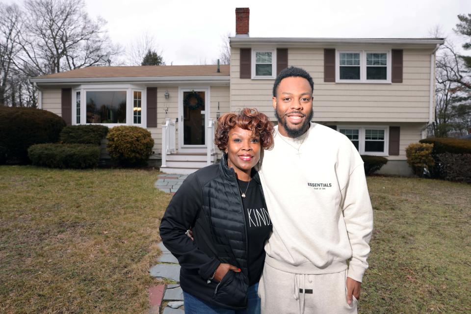 Sean Paige, right, with his aunt, Tammi Offley on Saturday, Jan. 21, 2023