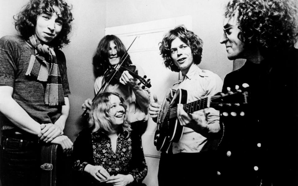 Fairport Convention: Richard Thompson, Sandy Denny, Simon Nicol, Martin Lamble and Ashley Hutchings - Redferns