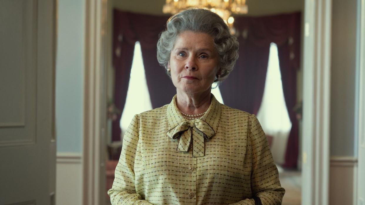 In der fünften Staffel der Netflix-Serie "The Crown" schlüpft "Harry Potter"-Star Imelda Staunton in die Rolle der Queen. (Bild: Netflix/Alex Bailey)