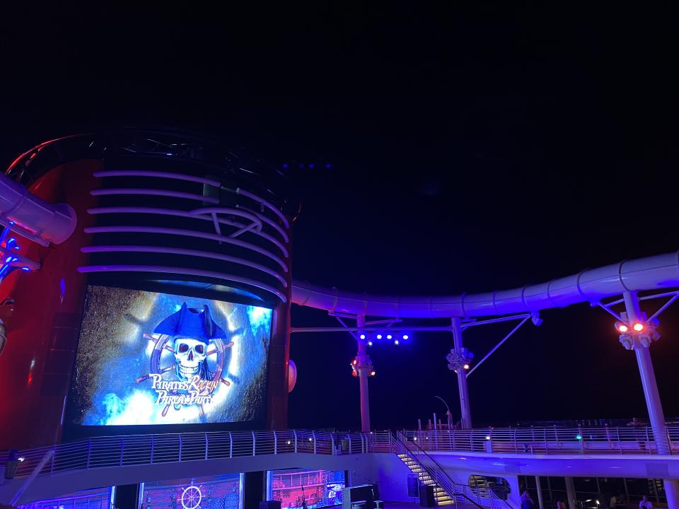 Dad tip: Ask a cast member for advice on the best viewing area for the pirate night fireworks show. (Photo: Megan duBois)