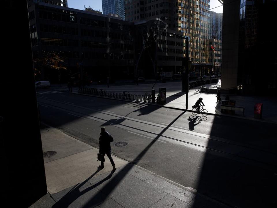 Toronto Bankers Trickle Back Downtown, Echoing Wall Street Peers