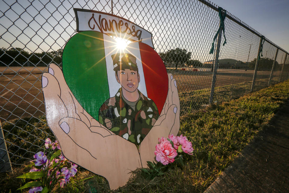 Image: (Steve Gonzales / Houston Chronicle via AP)