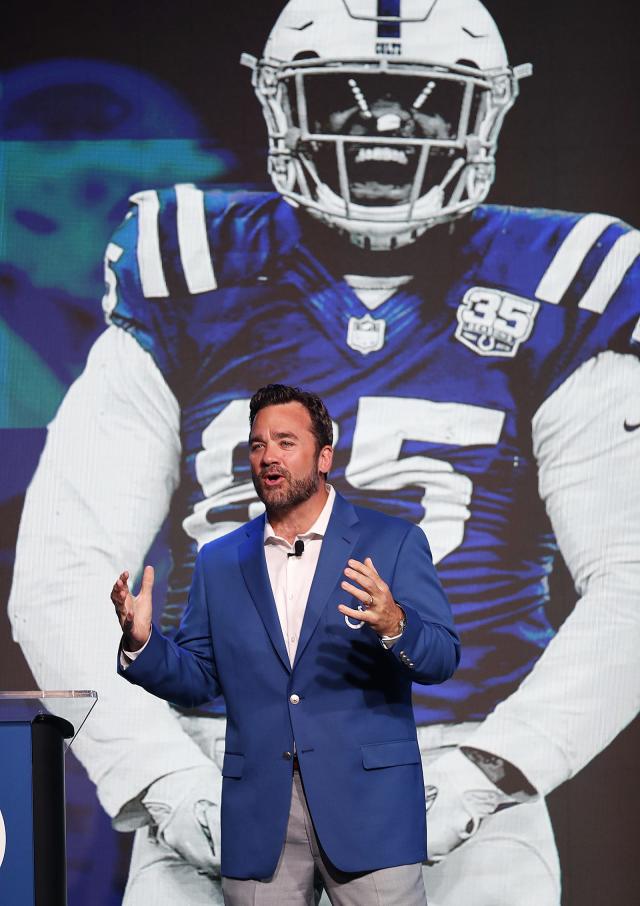 Indianapolis Colts center Jeff Saturday (63) works out before