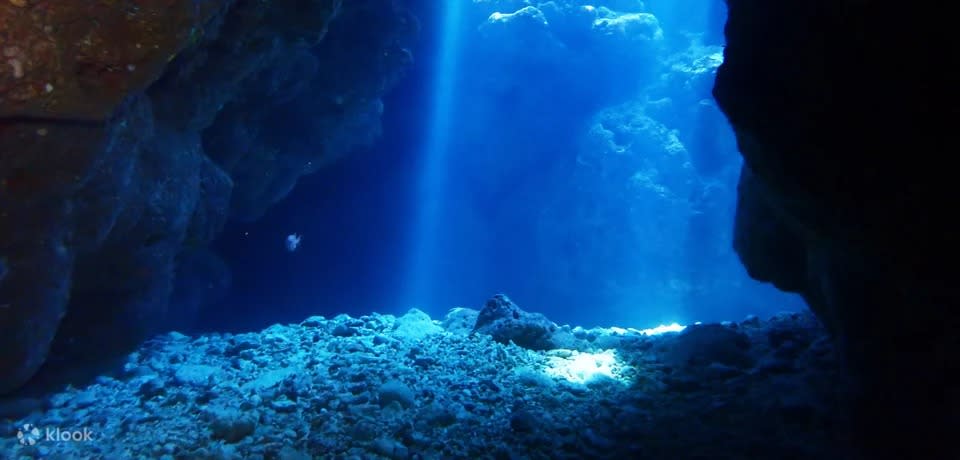 Onna Village Blue Cave Scuba and Snorkeling Experience. (Photo: Klook SG)