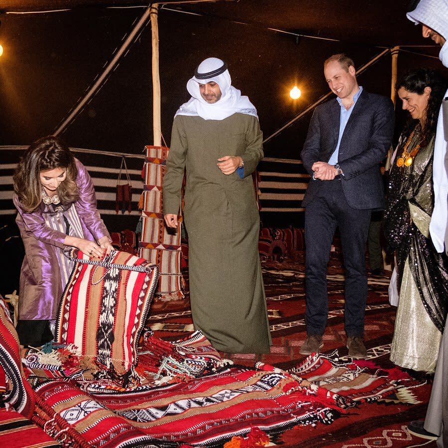 He saw Kuwaiti music, crafts and pit cooking.