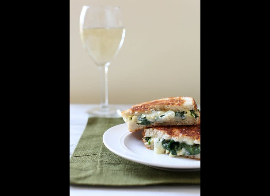 <strong>Get the <a href="http://annies-eats.com/2012/08/09/spinach-and-artichoke-grilled-cheese/" target="_hplink">Spinach And Artichoke Grilled Cheese recipe from </a>Annie's Eats</strong>  