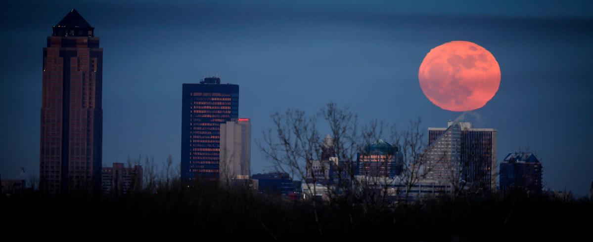 When is the next full moon? Iowa skies will have a supermoon and lunar eclipse tonight