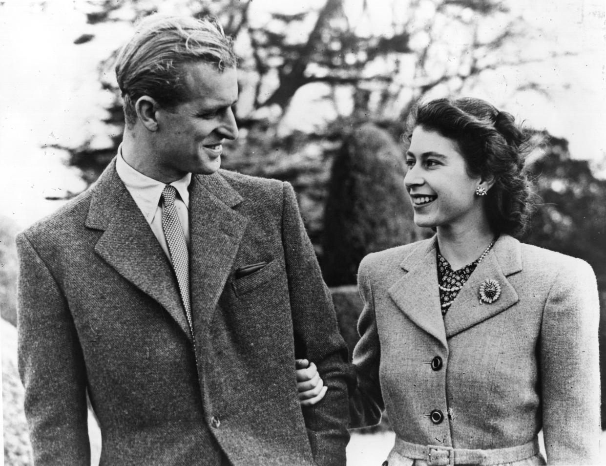 23rd November 1947:  Official photograph of Princess Elizabeth and her husband on honeymoon at Broadlands, Romsey, Hampshire.  (Photo by Central Press/Getty Images)