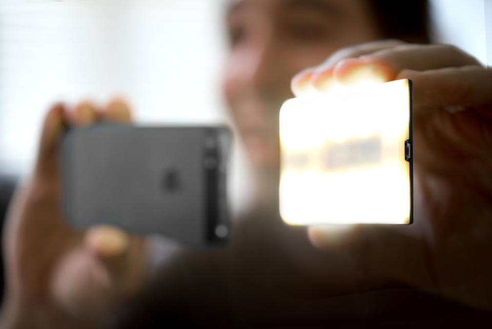 Cool new accessory adds a wireless external flash to your iPhone