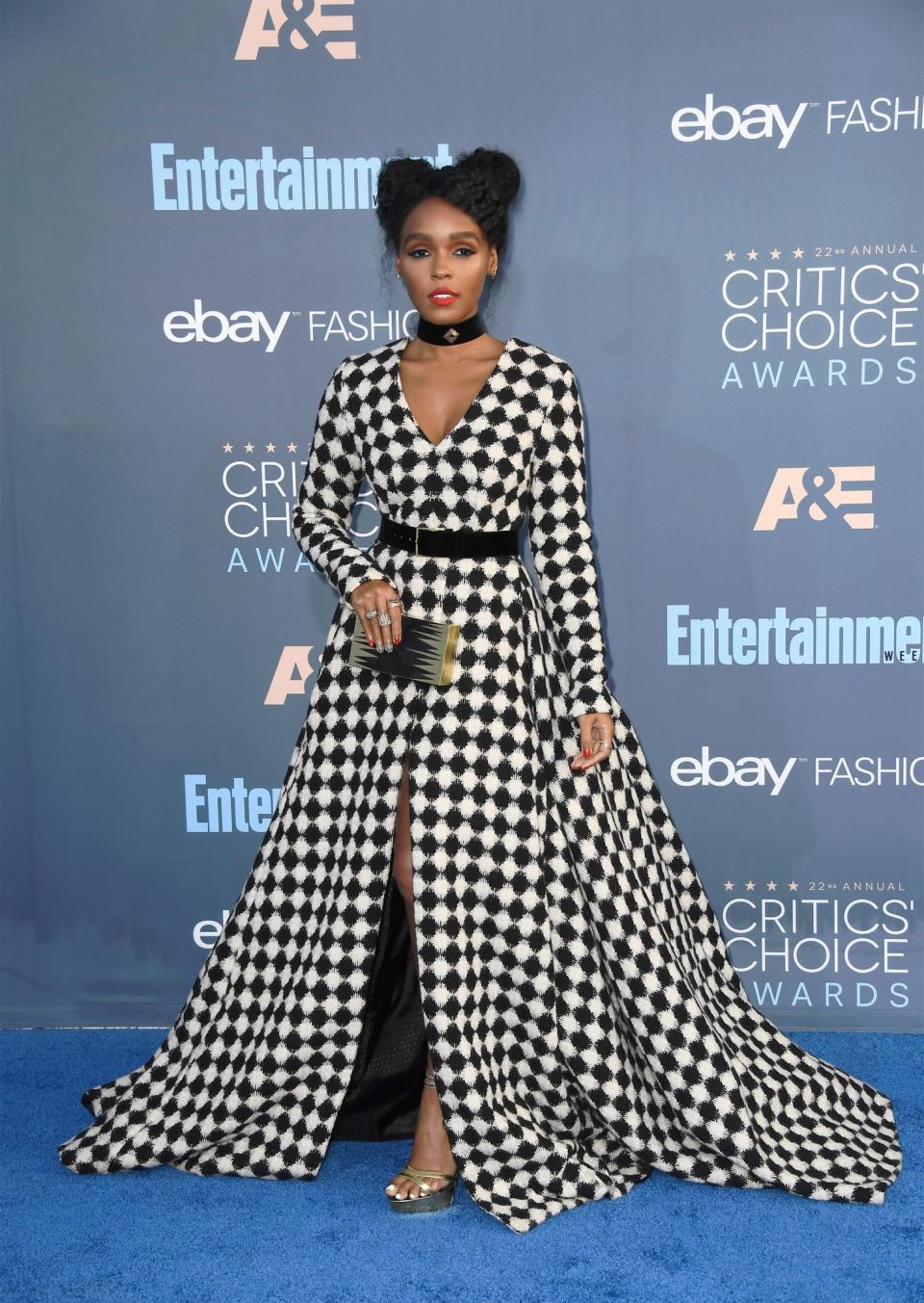 <p>Janelle stuck to her love of black-and-white with a stunning graphic design by Nicci Hou. <i>[Photo: Getty]</i> </p>