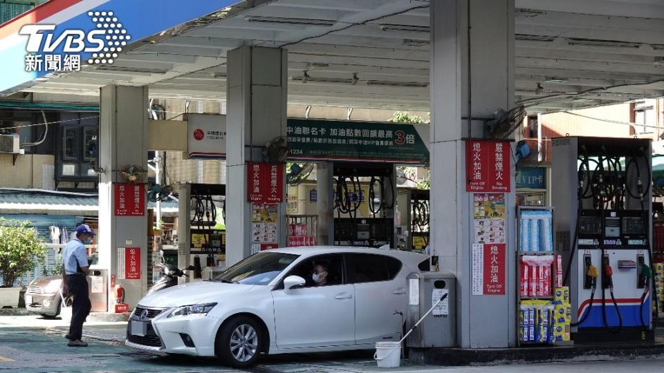 過去12週中油每公升汽油上漲2.1元。（圖片來源/ TVBS）