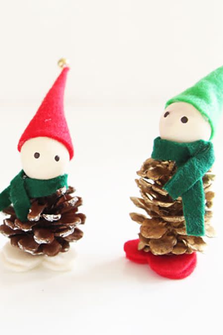 DIY Pinecone Elves