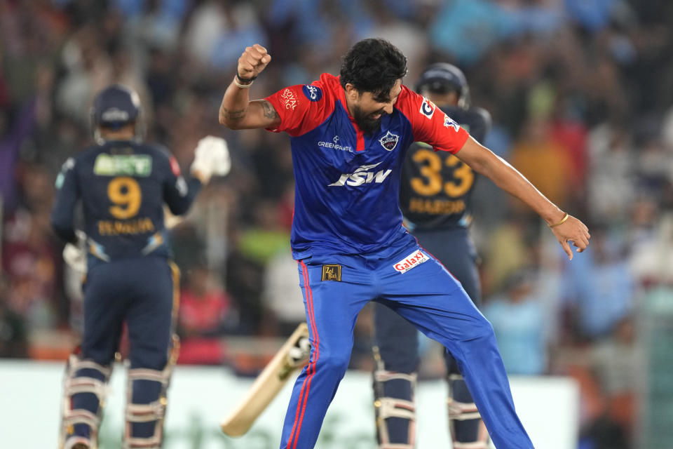 Delhi Capitals' Ishant Sharma celebrates the dismissal of Gujarat Titans' Rahul Tewatia during the Indian Premier League cricket match between Gujarat Titans and Delhi Capitals in Ahmedabad, India, Tuesday, May 2, 2023. (AP Photo/Ajit Solanki)