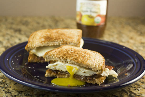 <strong>Get the <a href="http://www.macheesmo.com/2011/07/apple-butter-breakfast-sandwich/" target="_blank">Apple Butter Breakfast Sandwich recipe</a> from Macheesmo</strong>