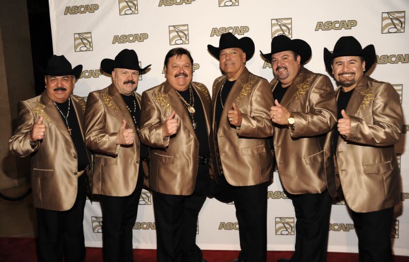 Ramon Ayala y sus Bravos del Norte llegan a Los Ángeles con su música norteña dedicada al amor.