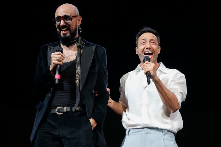 Abel Pintos y  Luciano Pereyra, con espíritu de camaradería, volvieron a cantar juntos